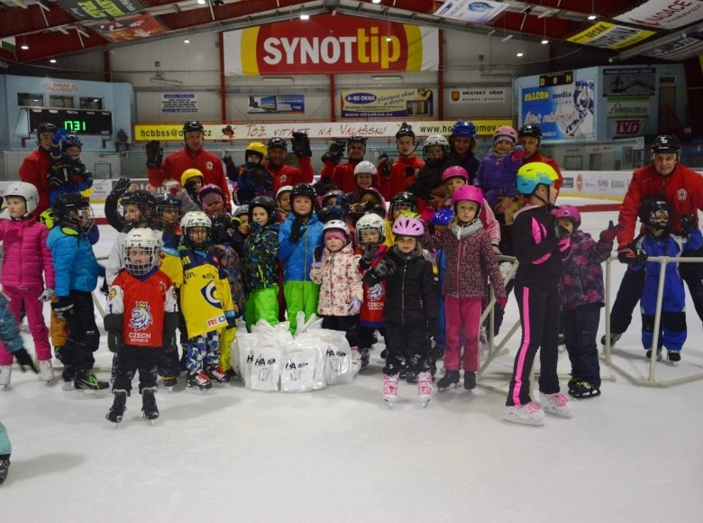 V Brumově-Bylnici to hokejem žije! Na nábor přišlo téměř 50 dětí