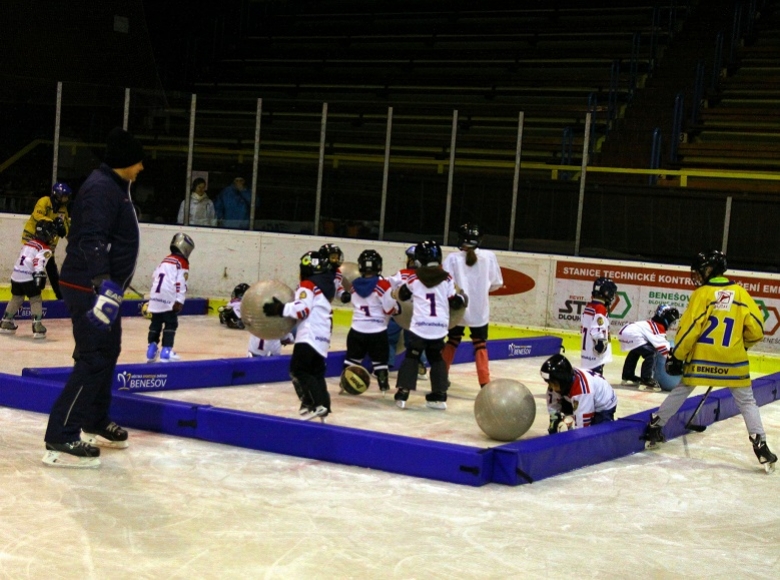 Týden hokeje v Benešově
